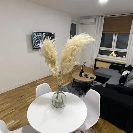 Mir Apartament *