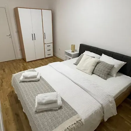 Apartament Mir Temerin